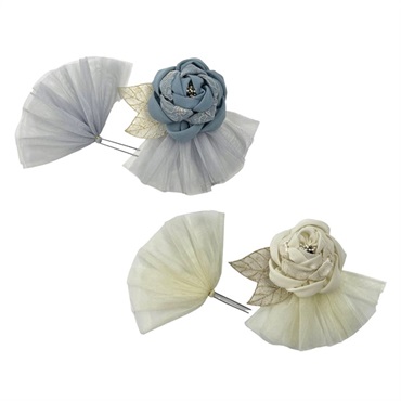 チュールと巻きバラ